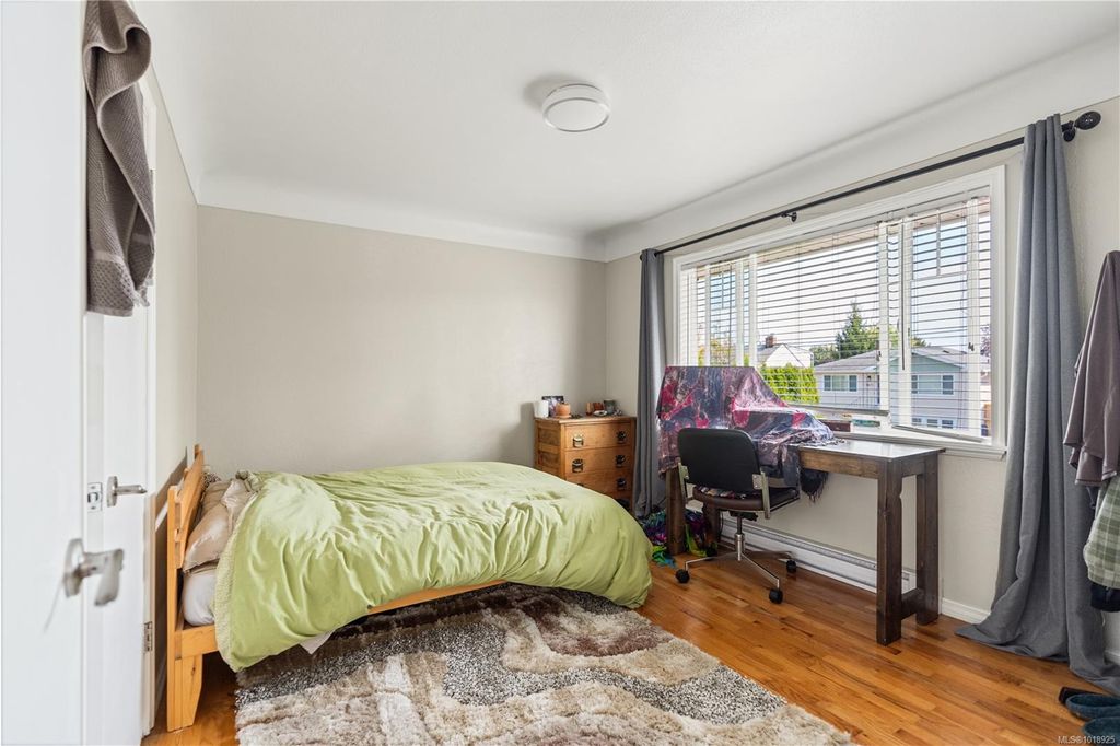 listing image 16043967693934225163