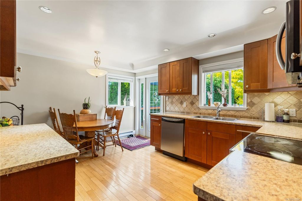 listing image 16045915513767180546