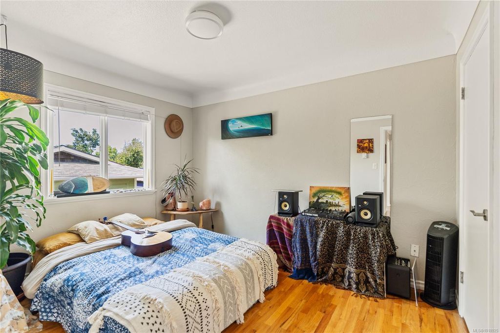 listing image 16041444038847437648