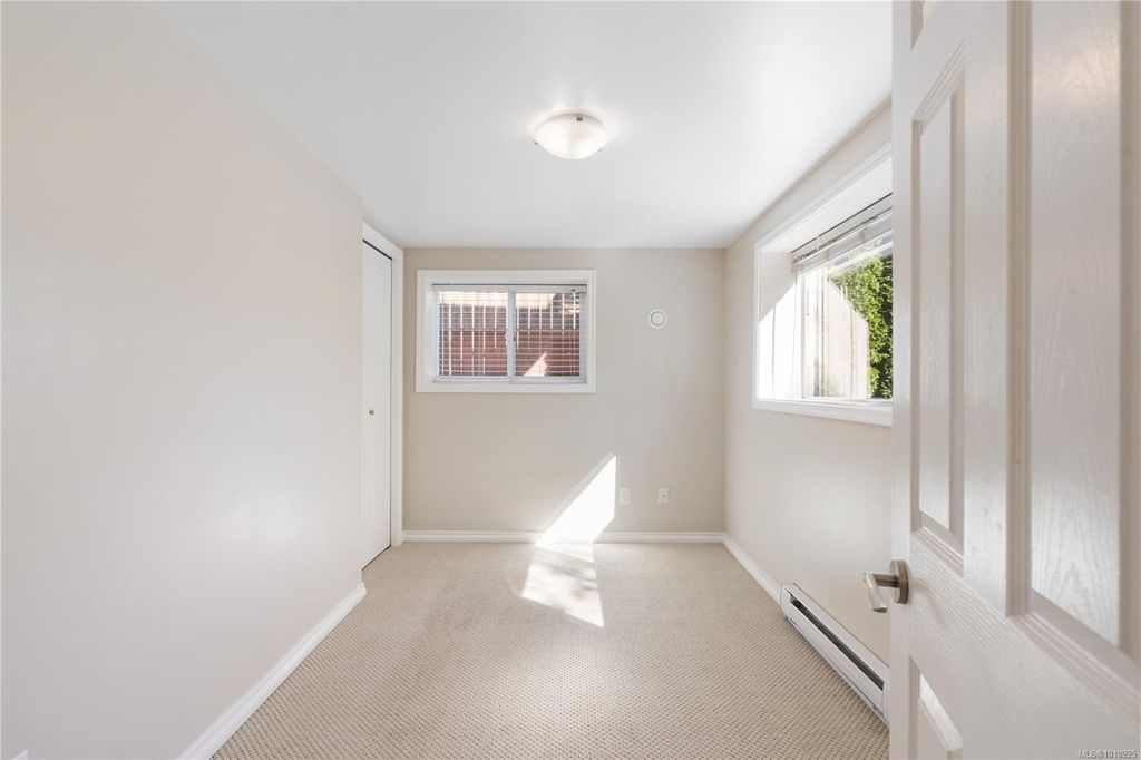 listing image 16046673271269237621