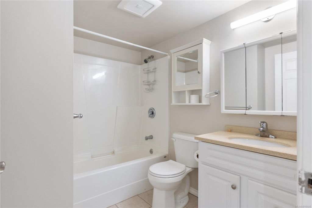 listing image 16042972585677372160