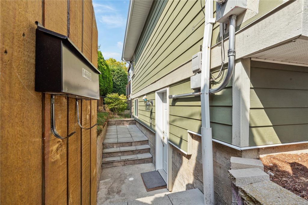 listing image 16044890141569186709