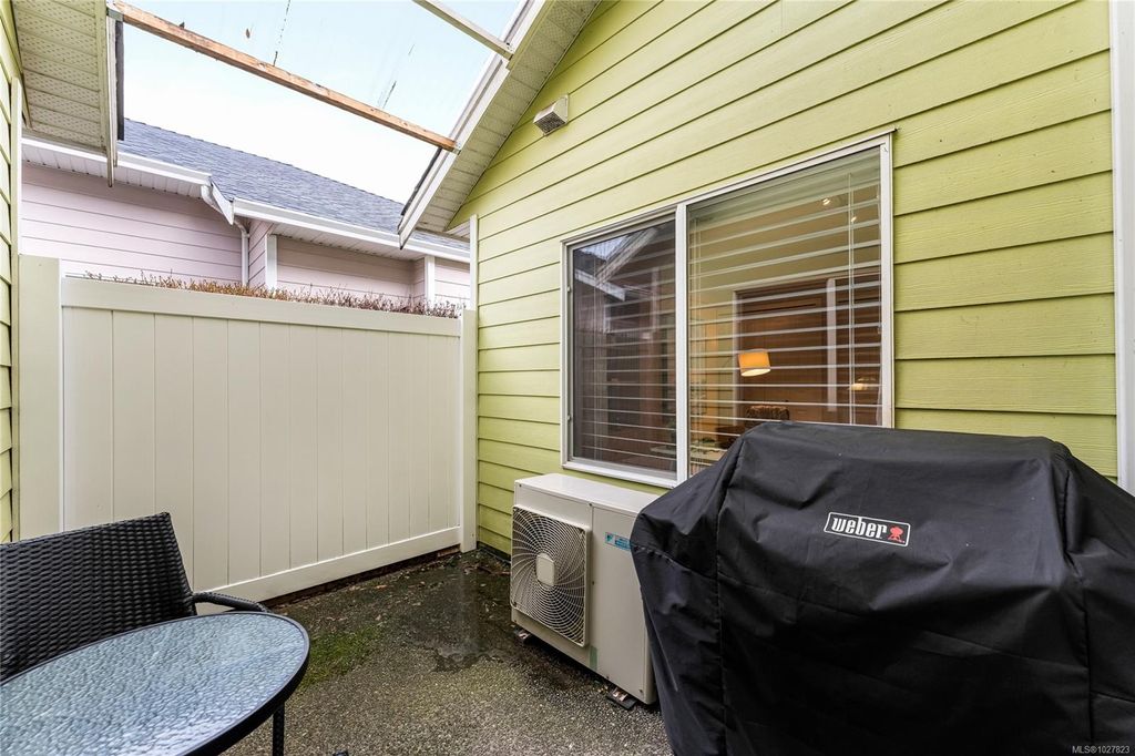 listing image 16041535569595915699