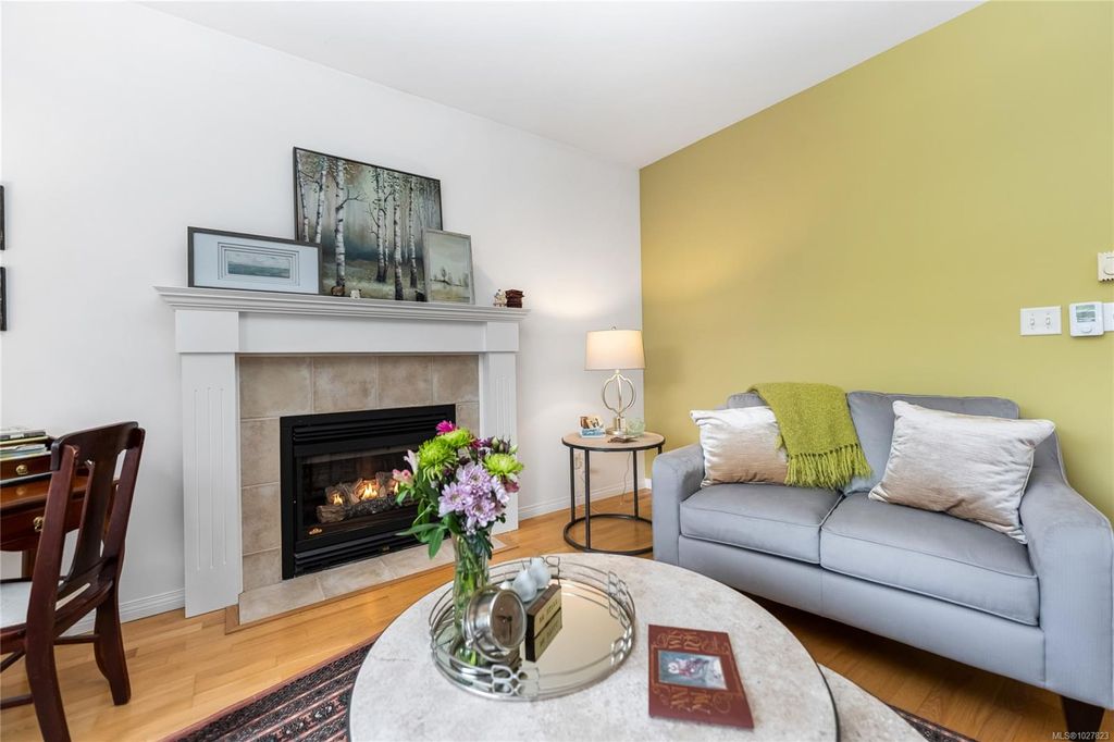 listing image 16046314820472617707