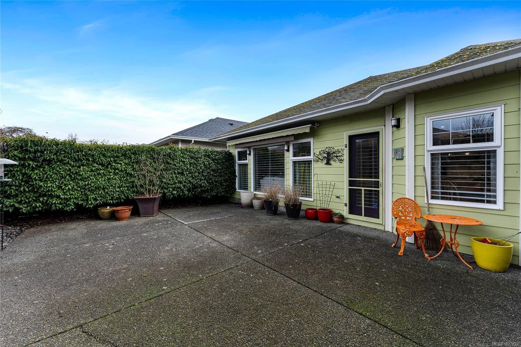 listing image 16049783233653643226