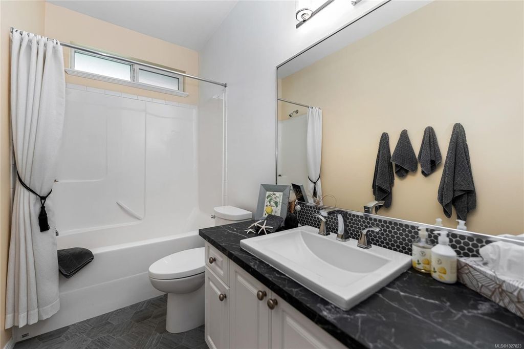 listing image 16044572761810060535