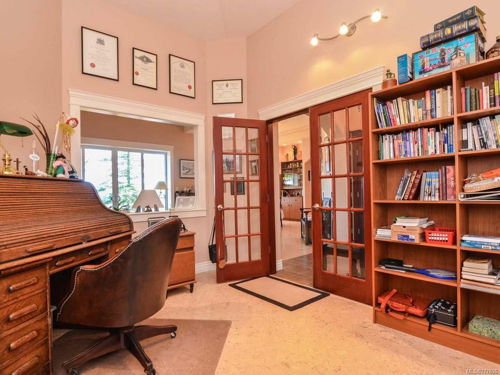 listing image 16048990138334850173