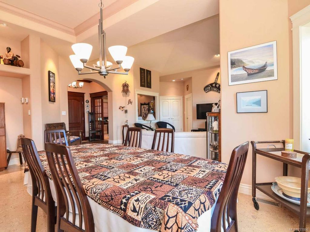 listing image 16047421654863383609