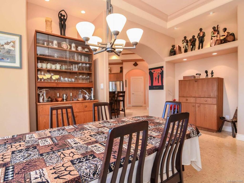 listing image 16043554602434795901