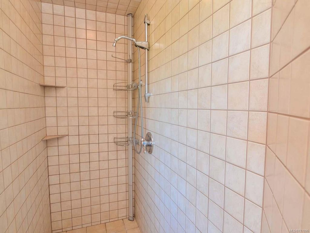 listing image 16040445533698506273