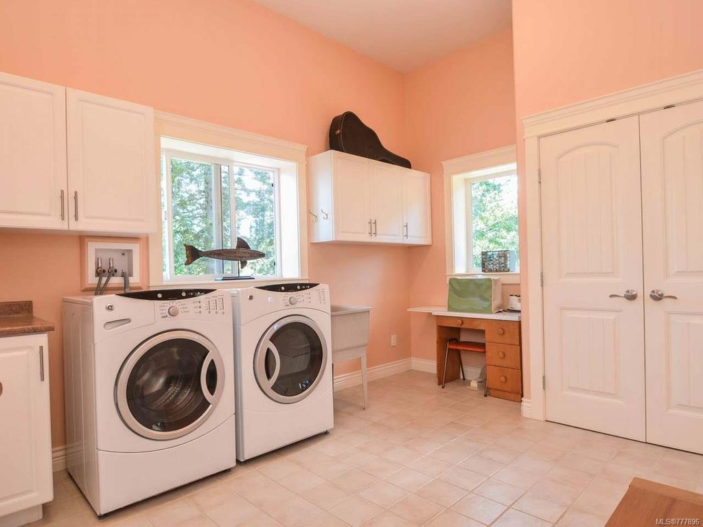 listing image 16042031496581003877