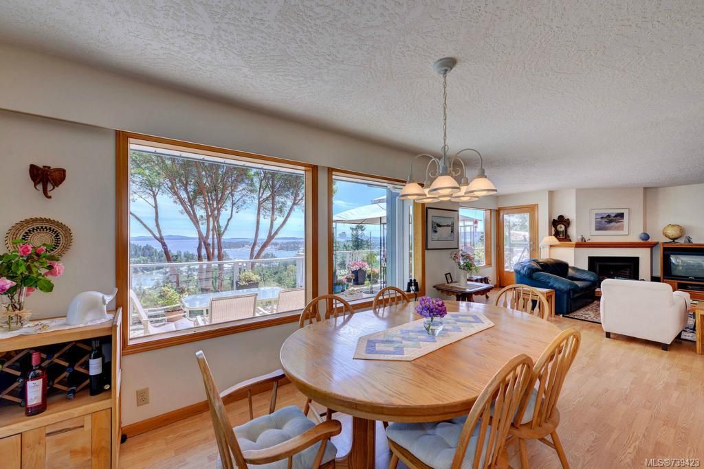 listing image 16042993907770228223