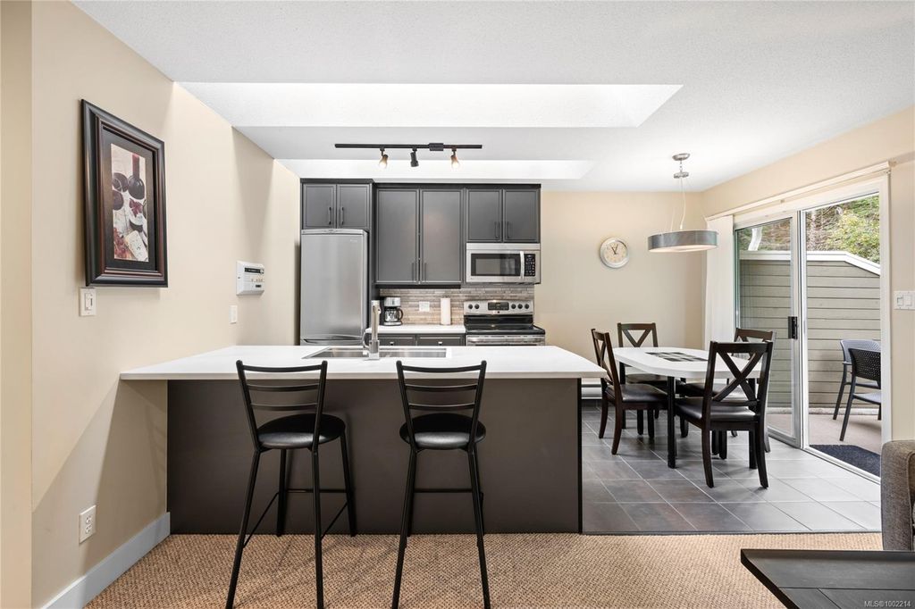 listing image 16044299385553026543
