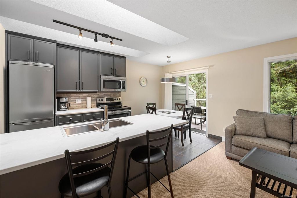 listing image 16044515819333221249