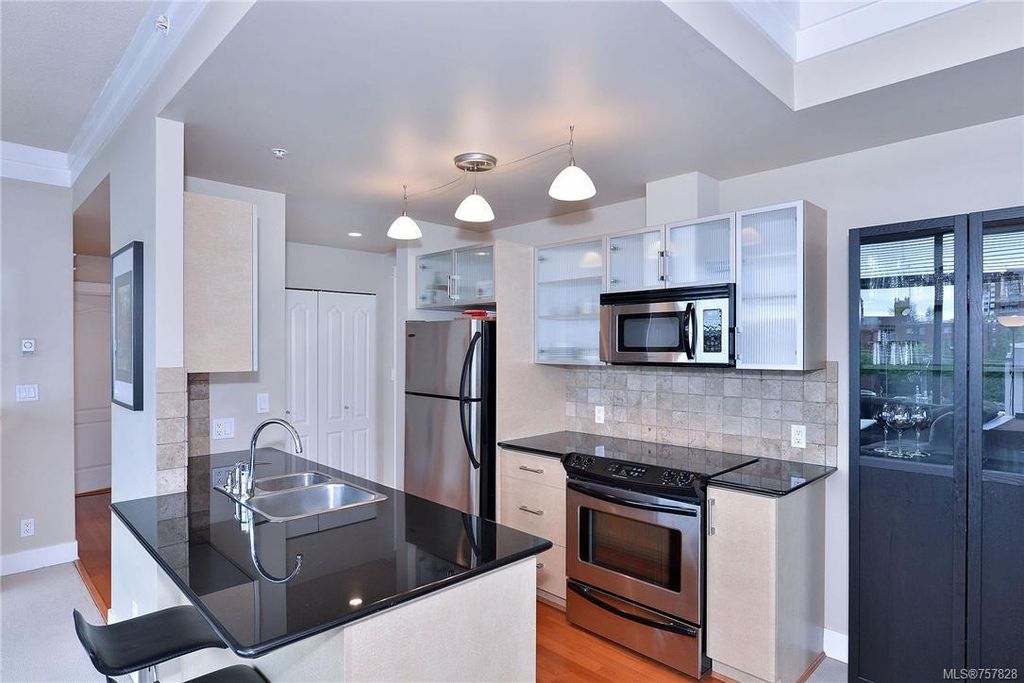 listing image 16041642655918863899