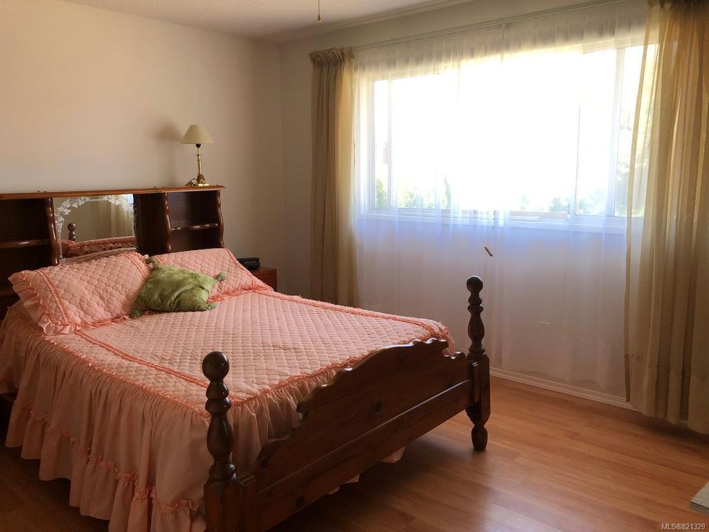 listing image 16042557216596