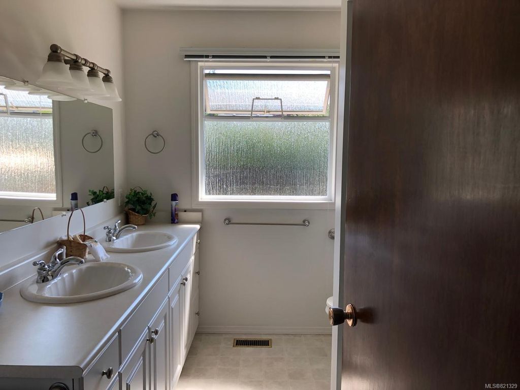 listing image 1604970558827