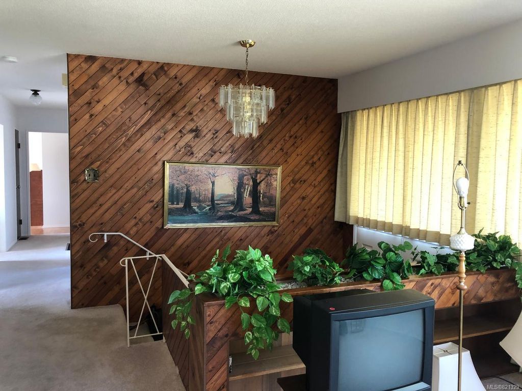 listing image 16044259027421