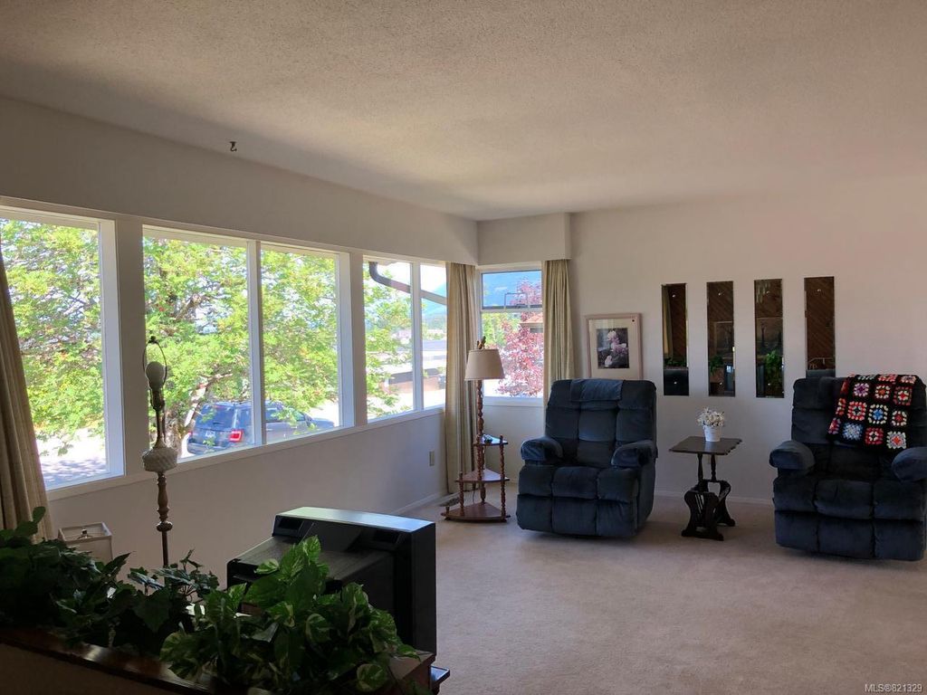 listing image 16041307995617