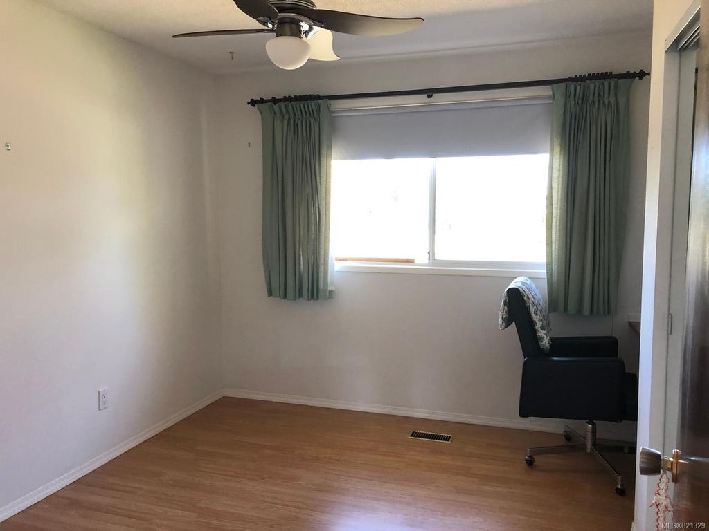 listing image 16041396342001