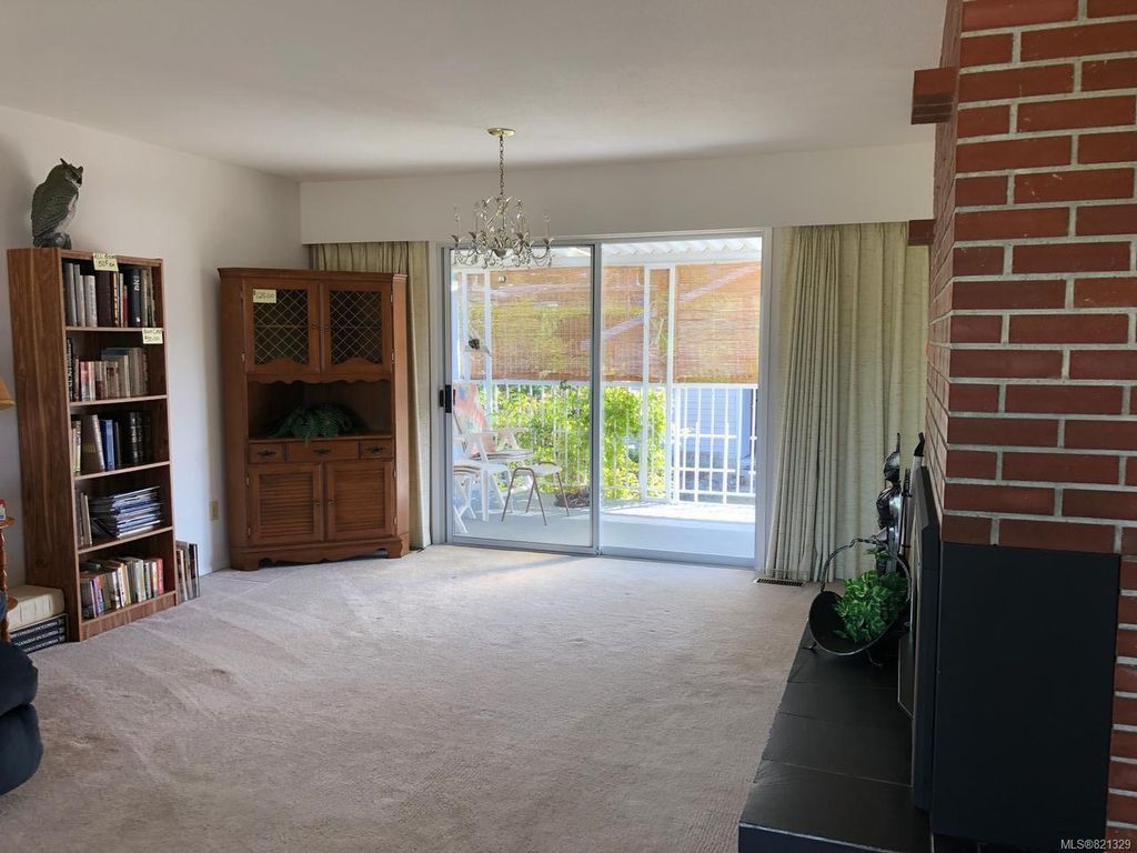 listing image 16042258638404