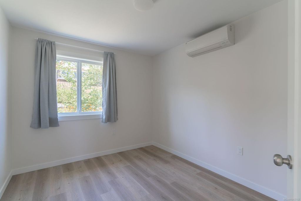 listing image 16045133113740026245