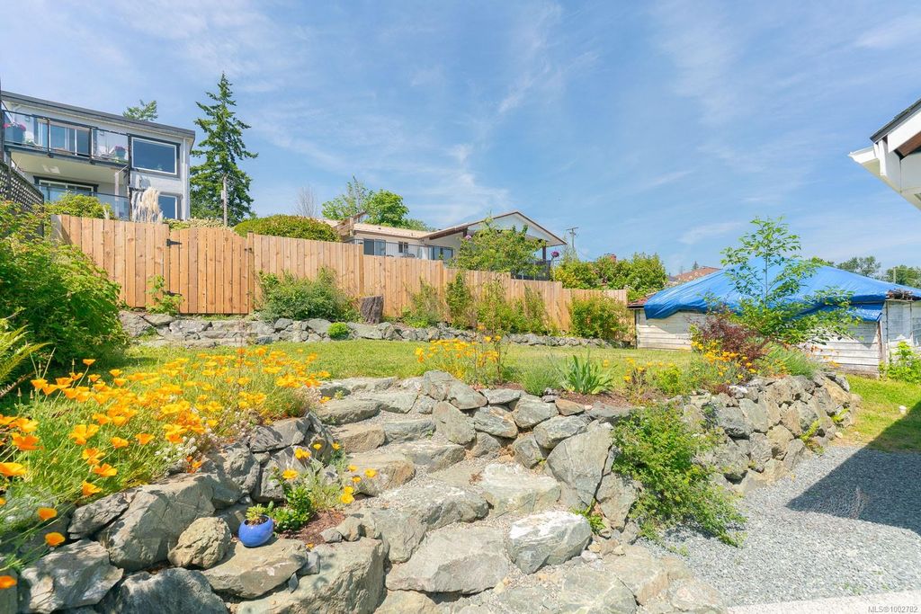 listing image 16045507301771819073