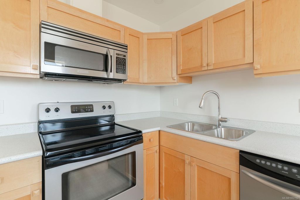listing image 16041855519693693412