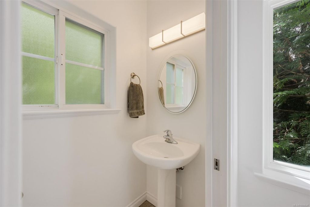 listing image 16043981235828456751
