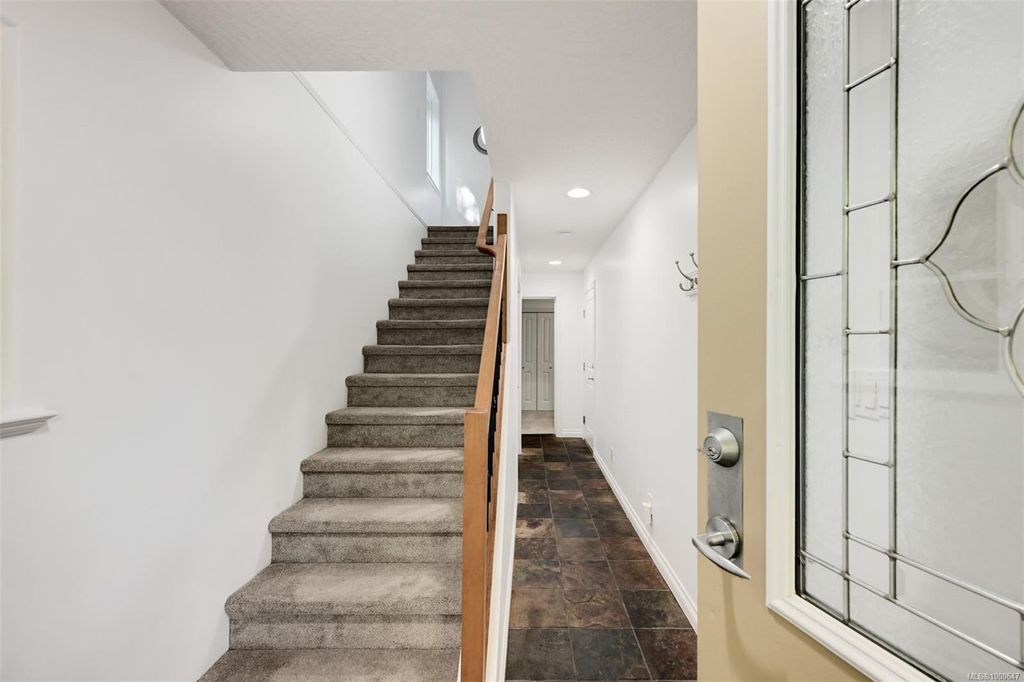 listing image 16040491303886485813