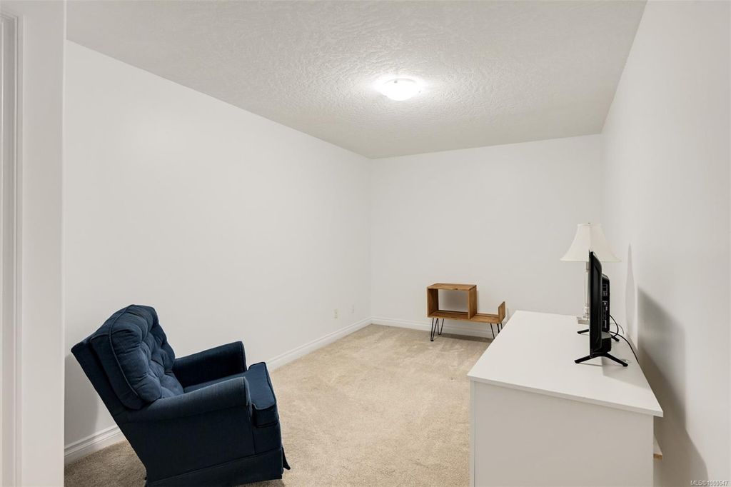 listing image 16045638595136432297