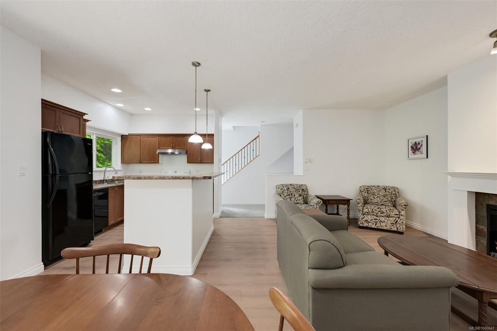 listing image 16046897205422963940