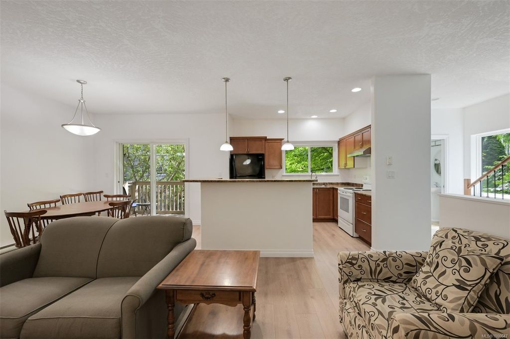 listing image 16047317631209872569