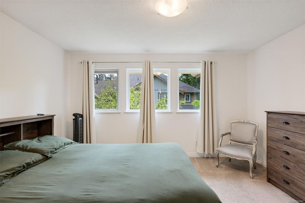 listing image 16043178168833438858
