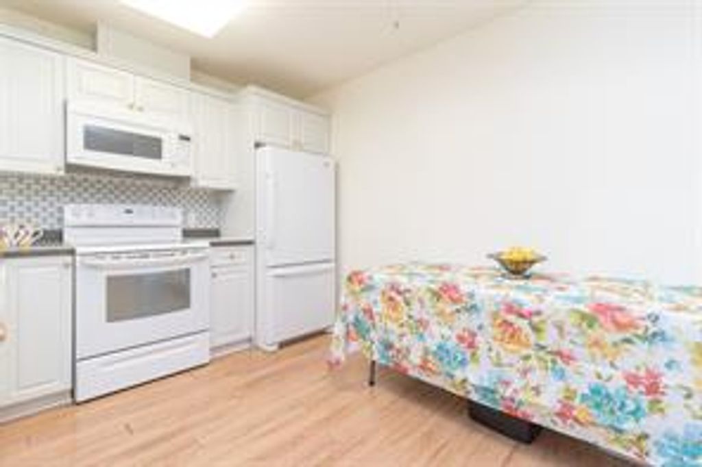 listing image 16042498288834768498