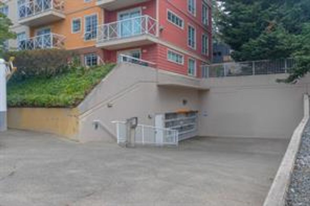 listing image 16045370064339804055