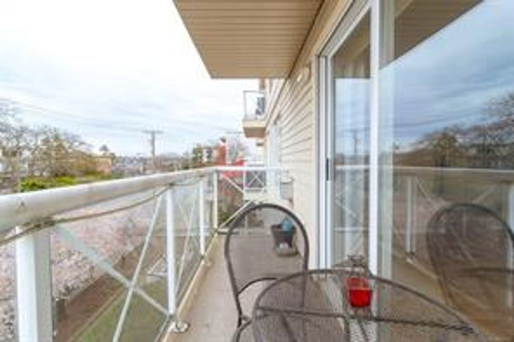listing image 16043074356673596291