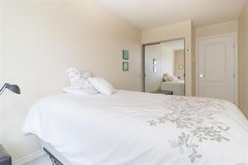listing image 16045405872415355200