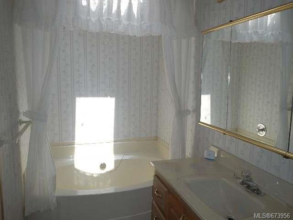 listing image 16044994892051003158