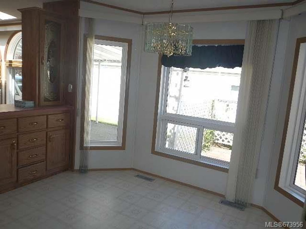listing image 16048280318791144341