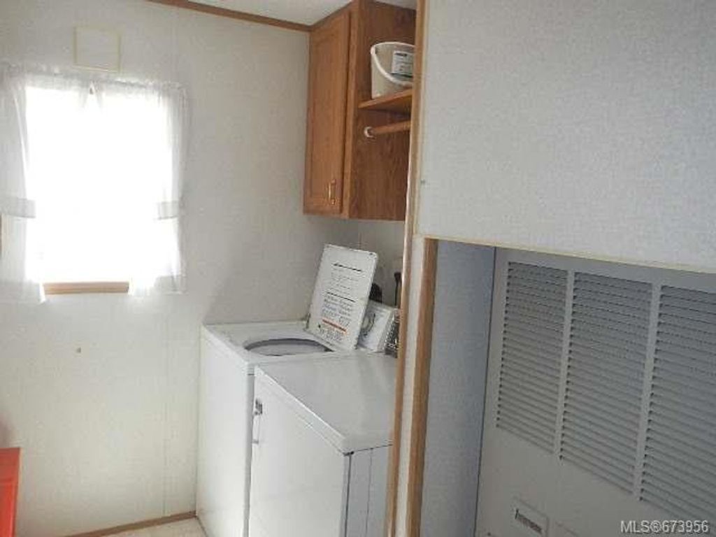 listing image 16049332601456996205
