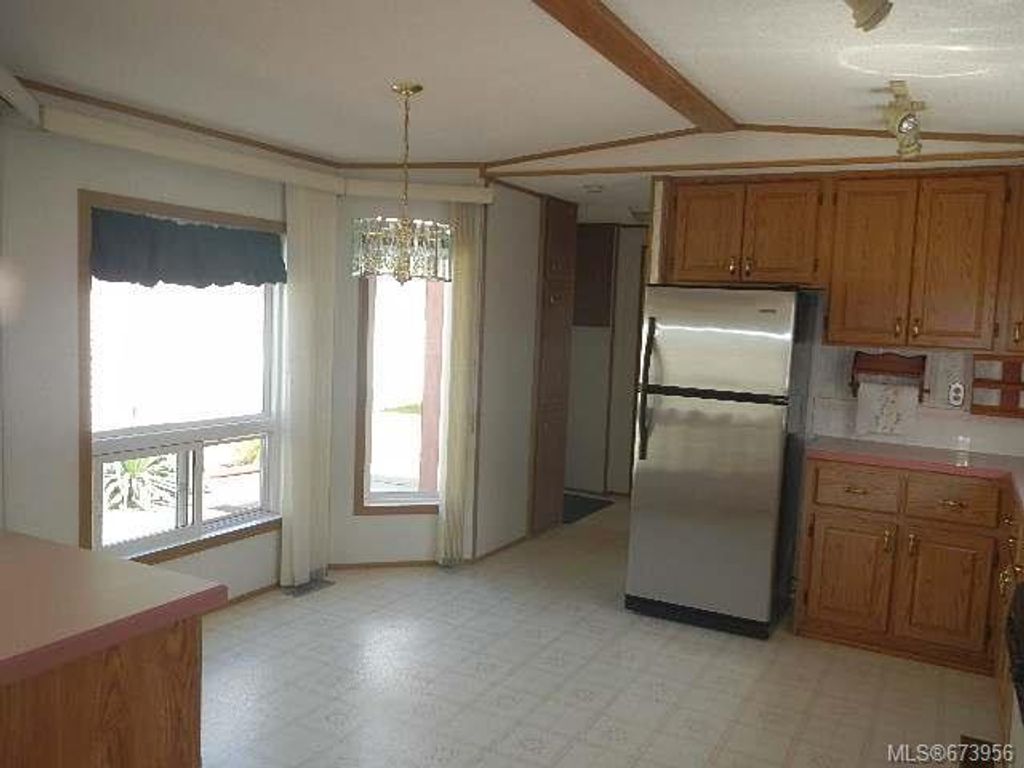 listing image 16044108073914421188