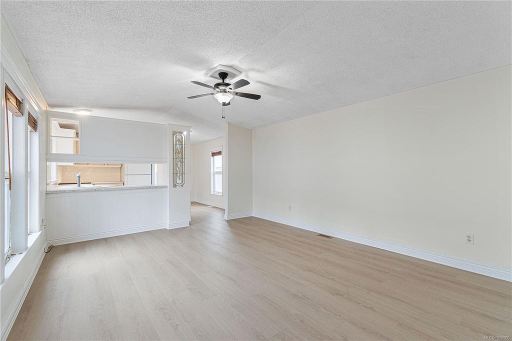 listing image 16044805442545020054