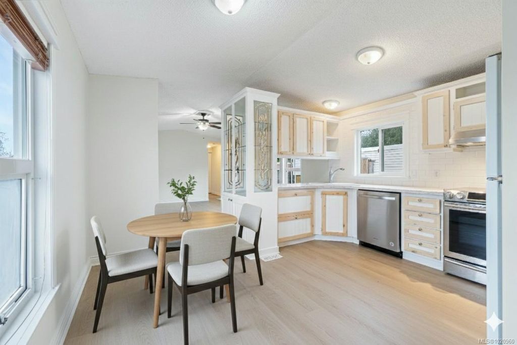 listing image 16046056680741481994