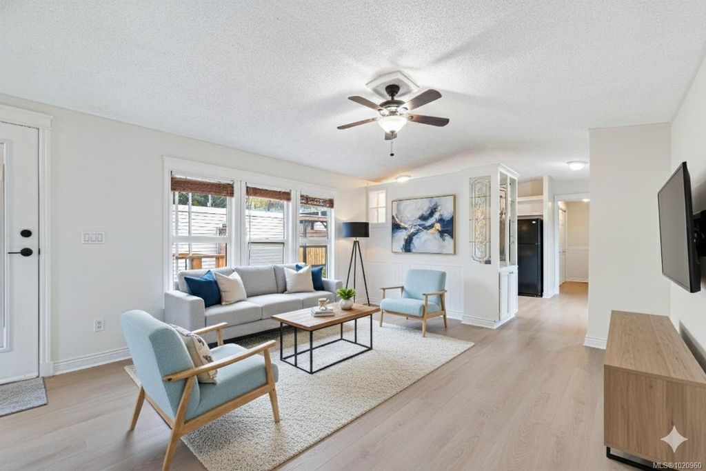 listing image 16040906405132675630