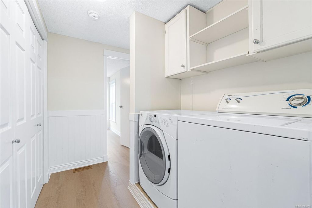 listing image 16047393295404579499