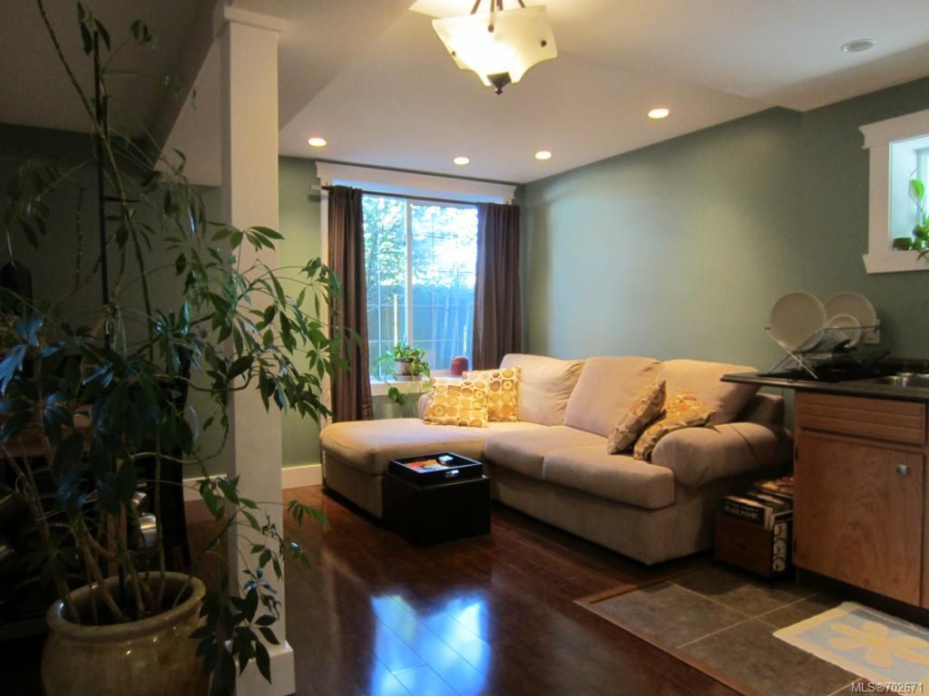 listing image 16041752607918986220