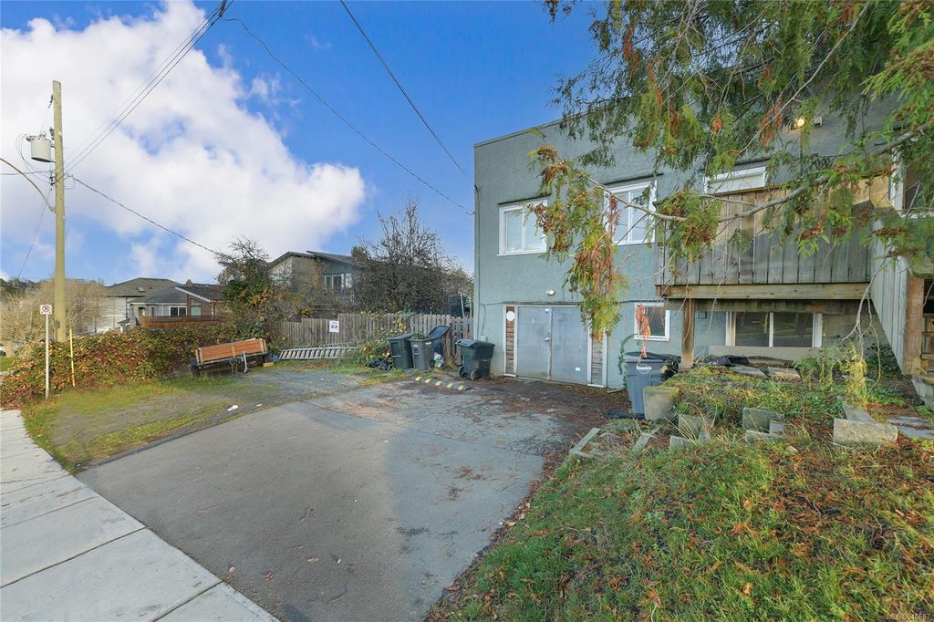 listing image 16046827373703473333