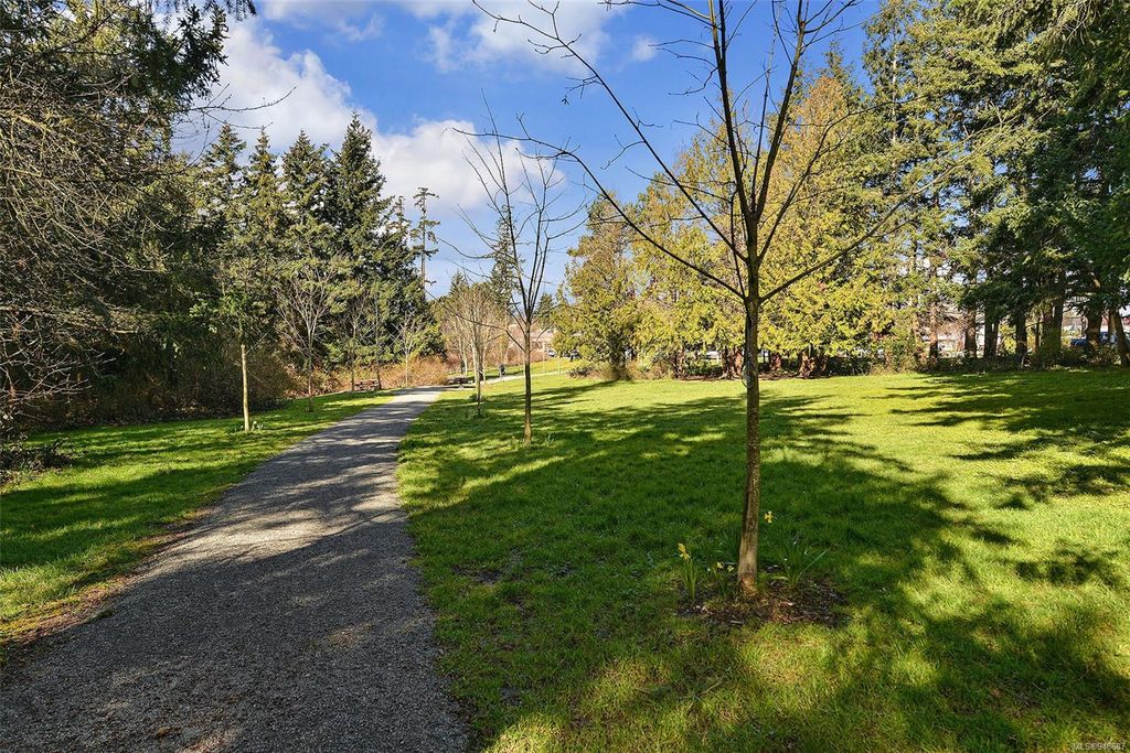 listing image 16044904978440804222