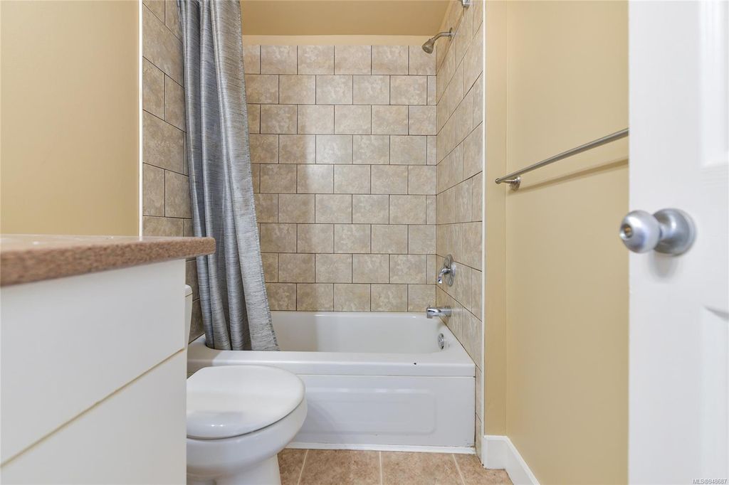 listing image 16046703440051792442